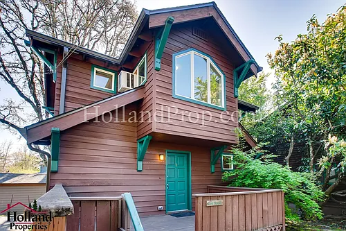 1719 Main St #2 Photo 1