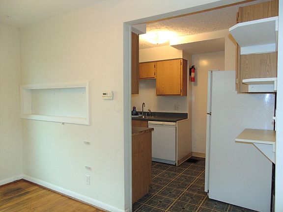 5th image of 198-200 Highfield Dr