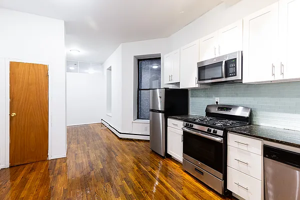 Rented by City Connections Realty | media 15