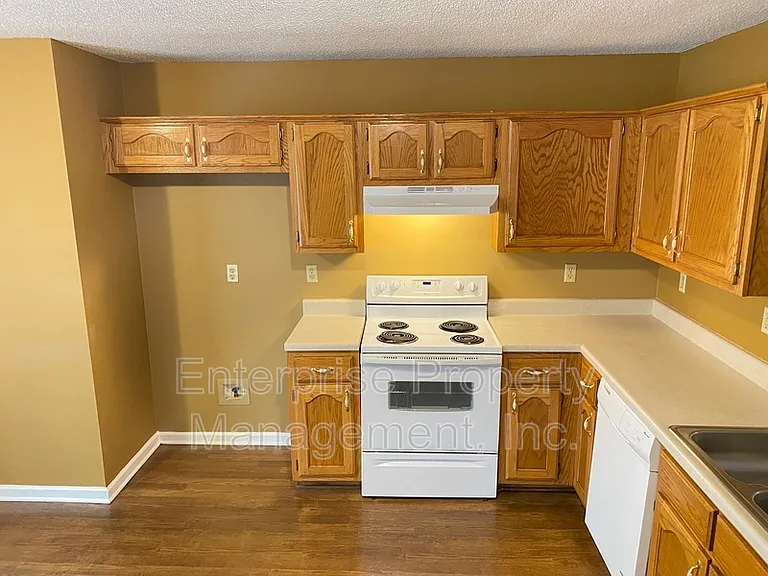 6496 Amberwood Cv — Photo 8