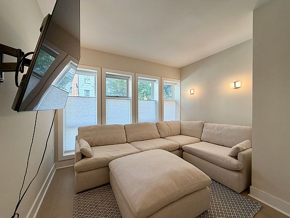 4th image of 307 3rd St APT 1