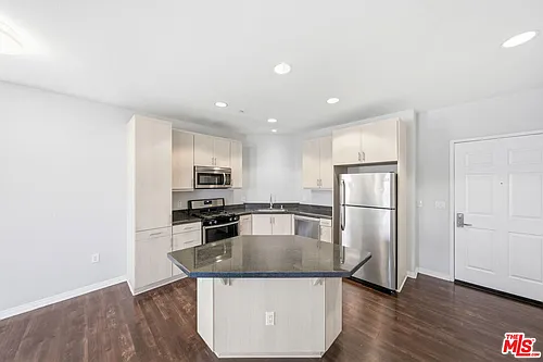 1408 W Washington Blvd #303 Photo 1 1408 W Washington Blvd #303 Photo 1