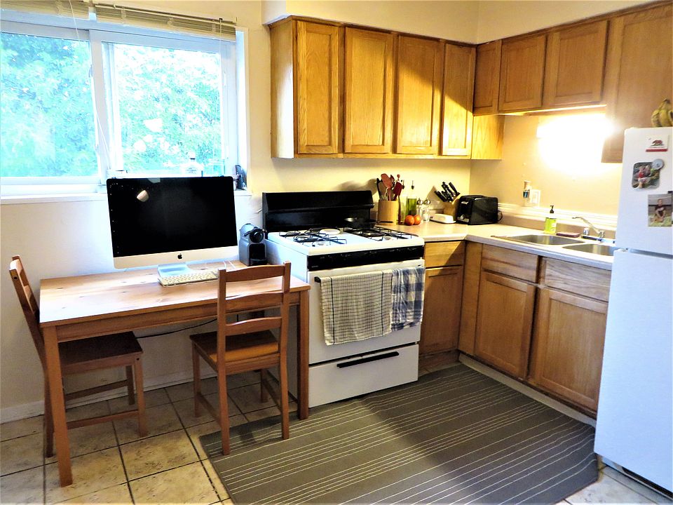 2nd image of 1610 W Jarvis Ave #2W