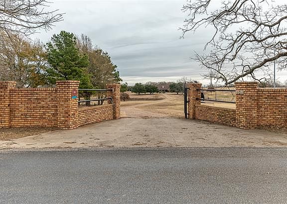 2nd image of 164 Trailwood Dr