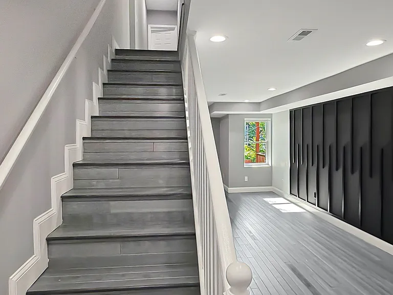 2428 Brentwood Ave — Photo 11