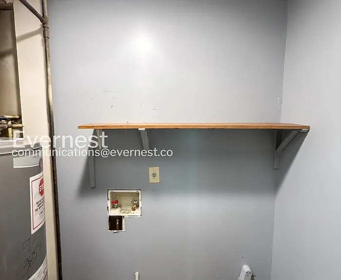387 Annie St — Photo 13