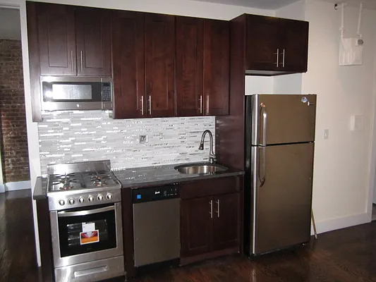 Rented by Reliance Realty Partners LLC  | media 22