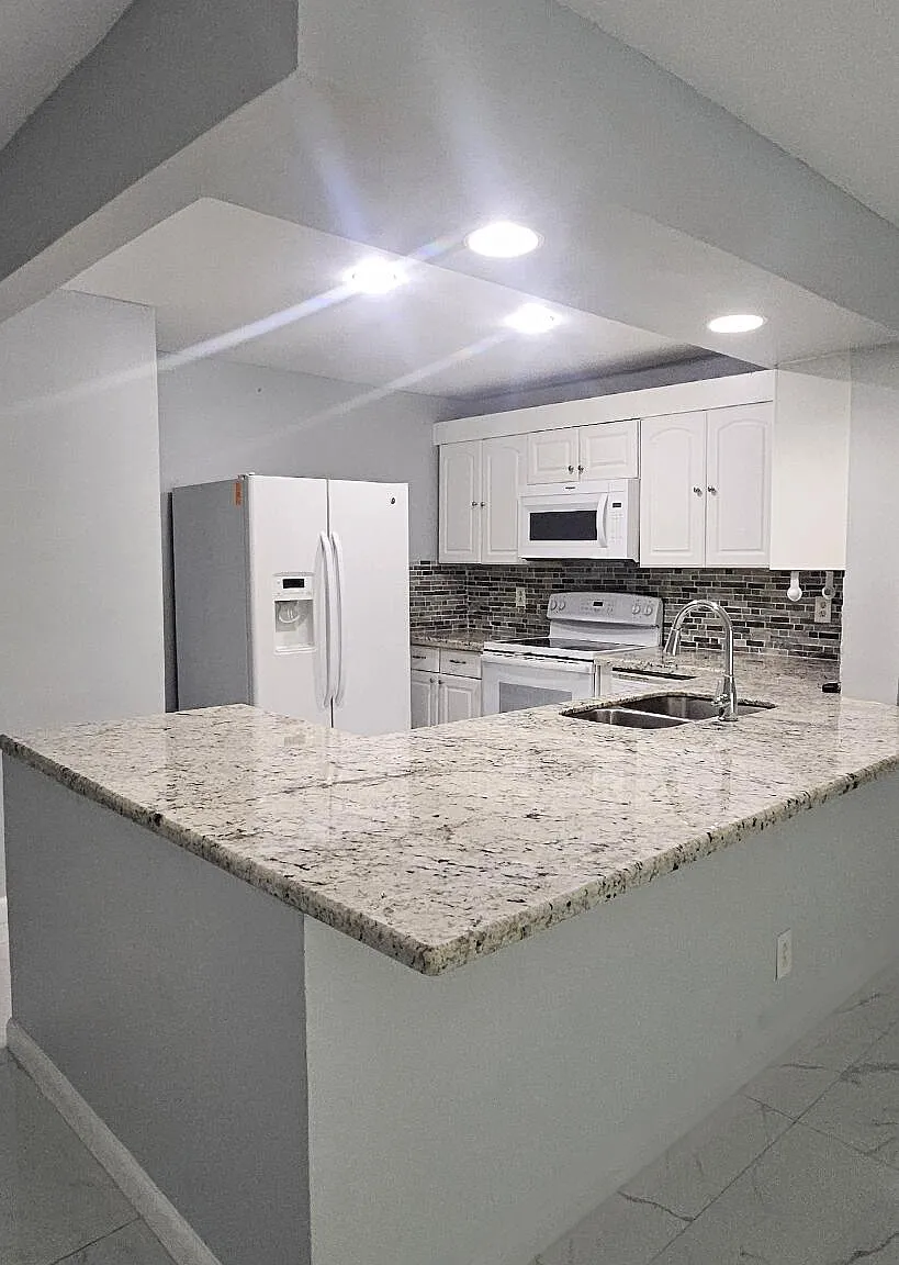 3 bed, 2.0 bath, 1407 sqft, $2,500 — Photo 2