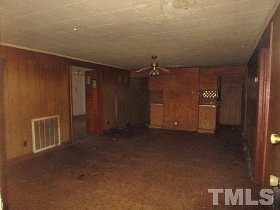 5th image of 800 W Waddell St