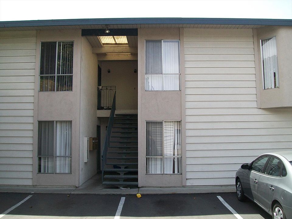 2nd image of 880 Leff St APT 8