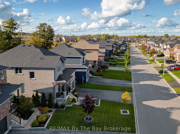 77 Lockerbie Cres, Collingwood, ON L9Y 0Y8