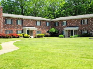 13 Lost Mountain Trl, Rochester, NY 14625