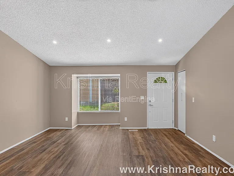 19684 SW 68th Ave — Photo 6