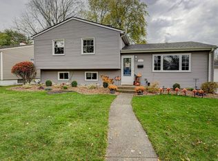 3221 Glenwood St, Highland, IN 46322