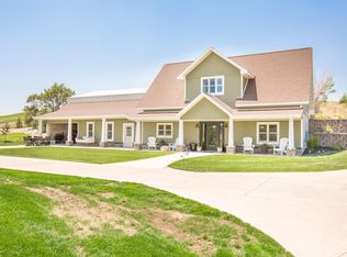 2402 W J St, Mccook, NE 69001