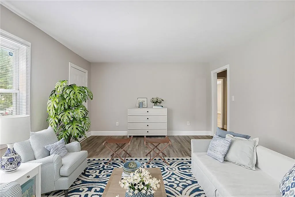 3 bed, 1393 sqft, $1,900 — Photo 3