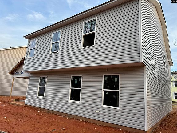 2nd image of 304 Elm St