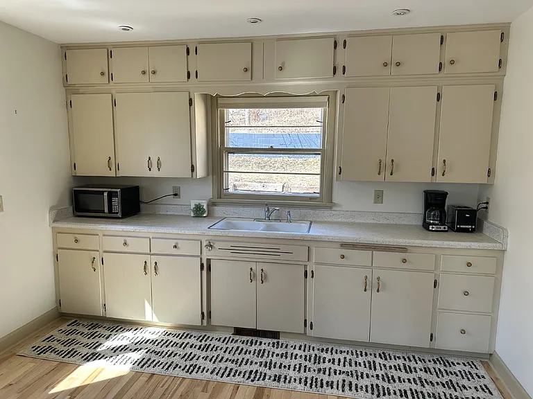 1215 E Skyline Pkwy — Photo 12