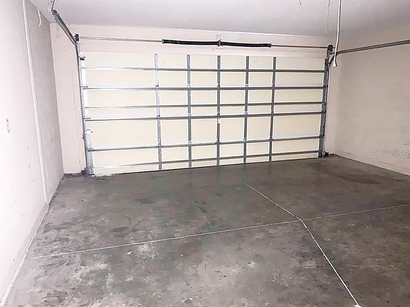 3rd image of 829 Breezy Lake Way