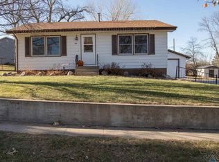 103 Main Ave, Garretson, SD 57030