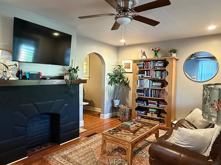 2424 Starkamp St — Photo 4