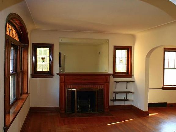 2nd image of 3833 Tamm Ave