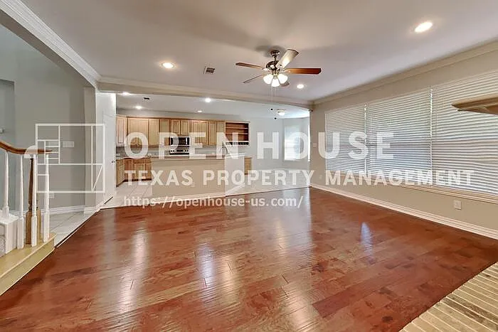 4 bed, 3.0 bath, 2888 sqft, $2,700 — Photo 3