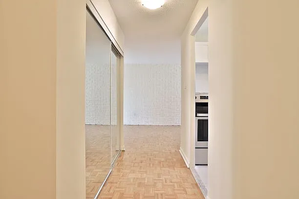 25 Wellesley St W — Photo 41
