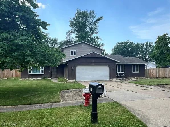 834 Robinwood Ave, Sheffield Lake, OH 44054