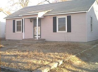 208 E Parkway Dr, Lamar, CO 81052