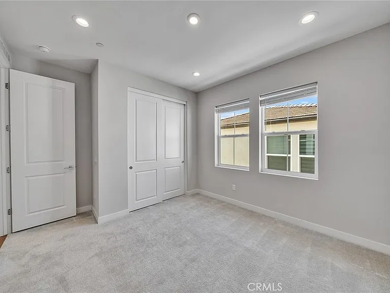 141 Edna Pkwy — Photo 45