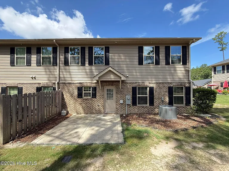 121 Lark Dr — Photo 41