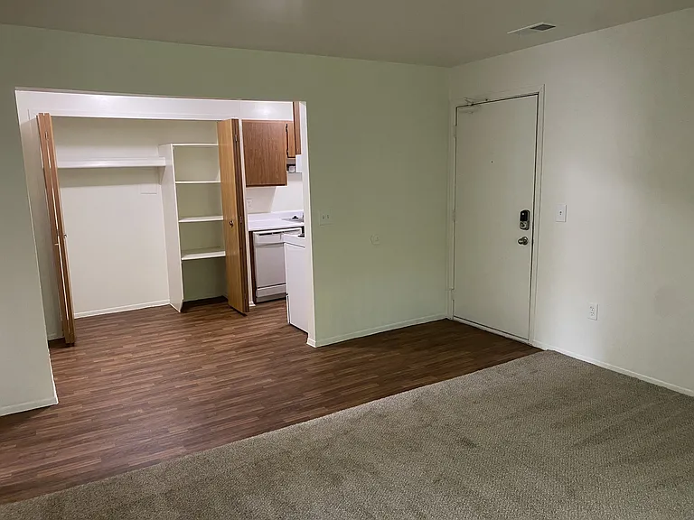 Woodland Place Apartments — Photo 46
