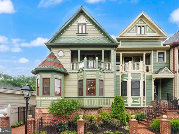 231 Mill St, Occoquan, VA 22125