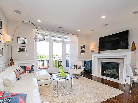 2nd image of 3820 N Ashland Ave Unit 3S