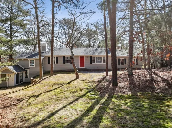 24 Little John Rd, East Falmouth, MA 02536