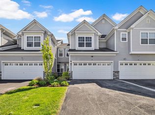 37 Lindentree Ln, Middletown, NY 10940