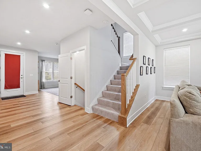 18106 Marsh Pine Rd — Photo 2