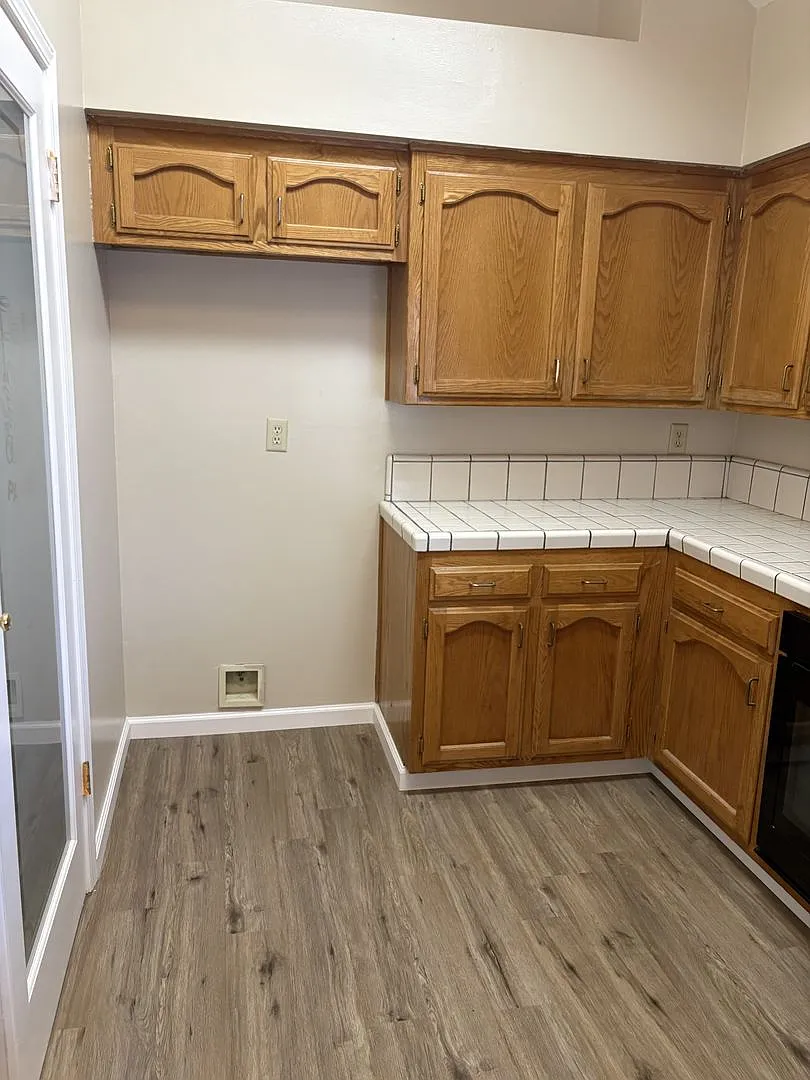 13004 Hillary Way - NW - 3+2 with pool and RV parking! — Photo 4