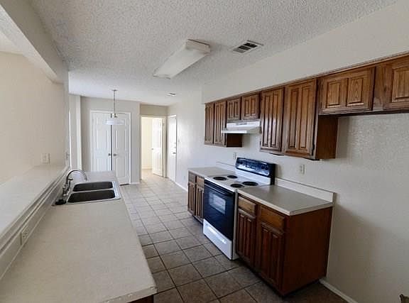 4th image of 528 James Edwards Dr