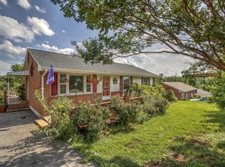 923 Claiborne Ave, Vinton, VA 24179