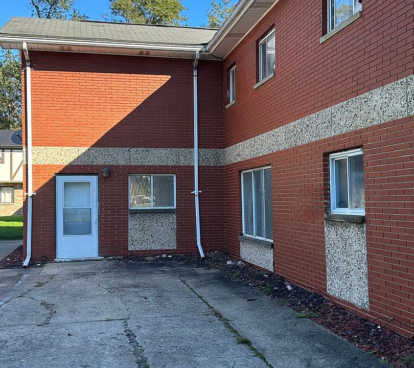 1st image of 100 Woodland Rd #1