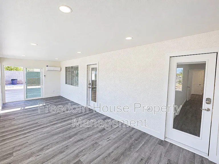 3630 E Vineyard Dr N — Photo 48