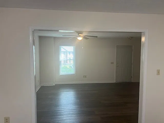 3 bed, 2.5 bath, $1,200 — Photo 4