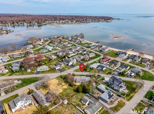 282 Millstone Rd E, Waterford, CT 06385