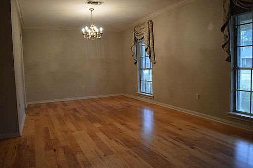 5th image of 15803 Antietam Ave