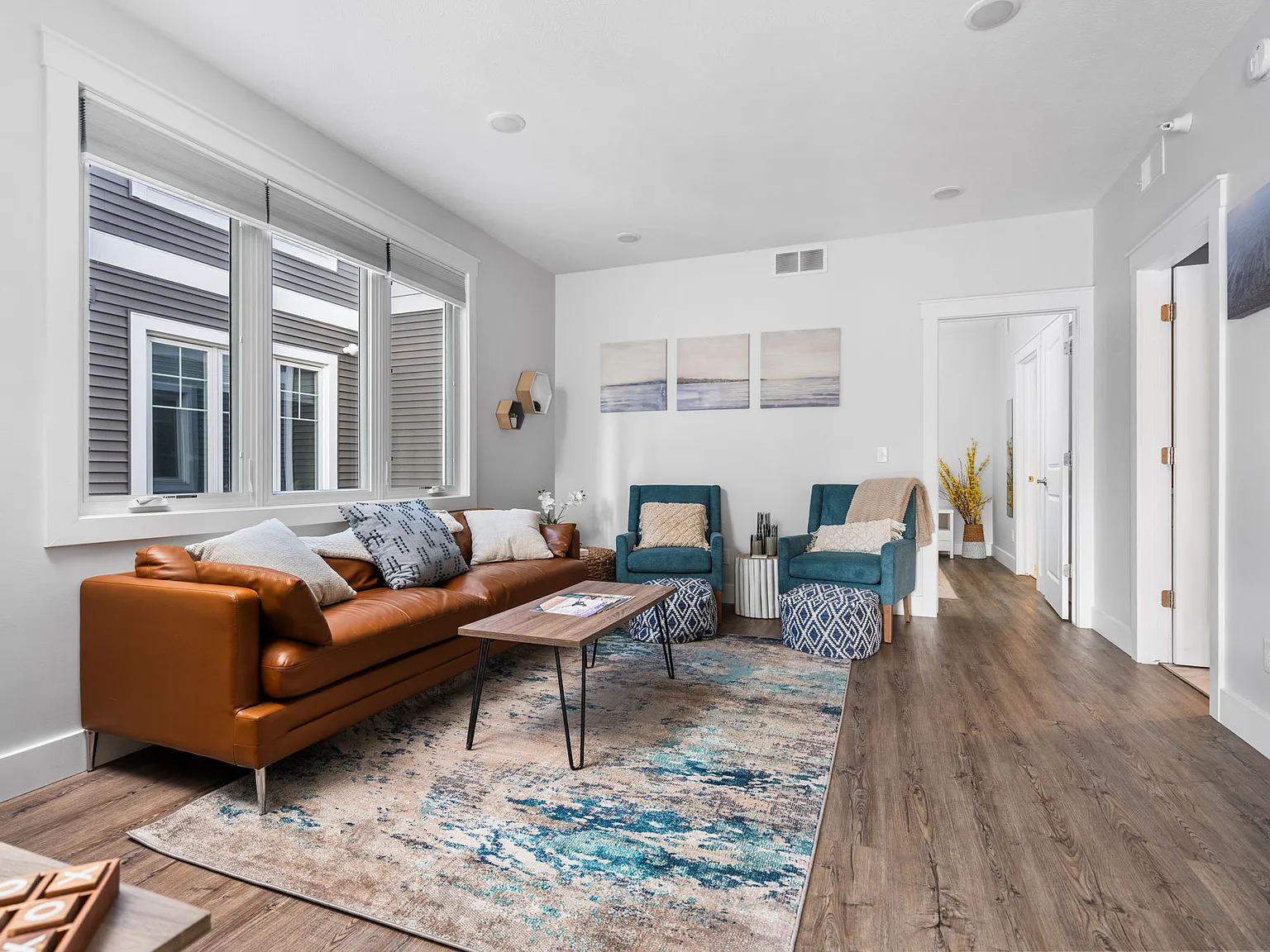 2 bed, 840 sqft, $2,000 — Photo 1