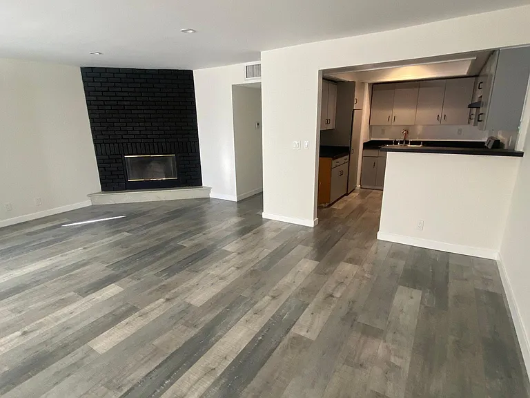 2310 Montrose Ave #3 — Photo 6