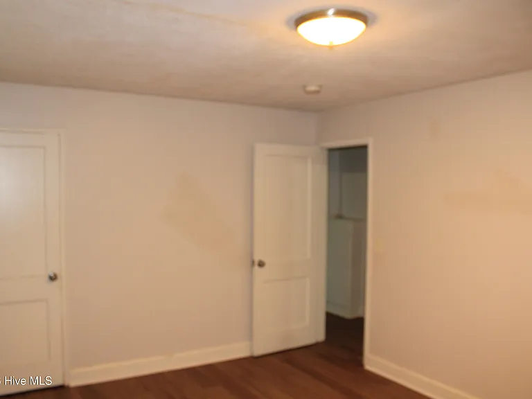 2355 Devere St — Photo 18