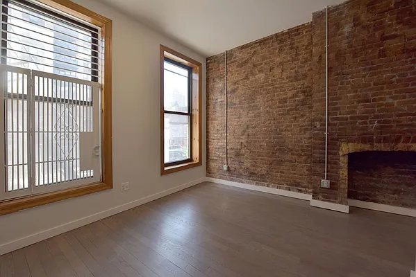 Rented by LEE & ASSOCIATES NYC RESIDENTIAL LLC | media 32